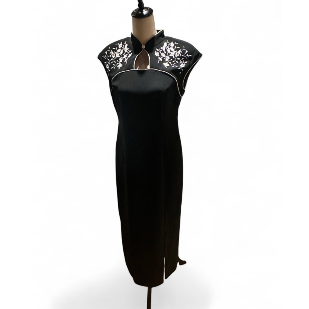 Vintage S.L.Fashions Asian inspired long black dress white floral embroidery